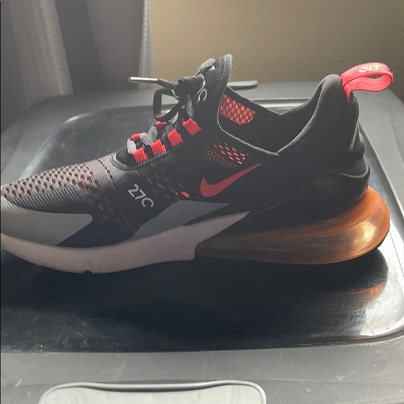 Athletic_Shoes